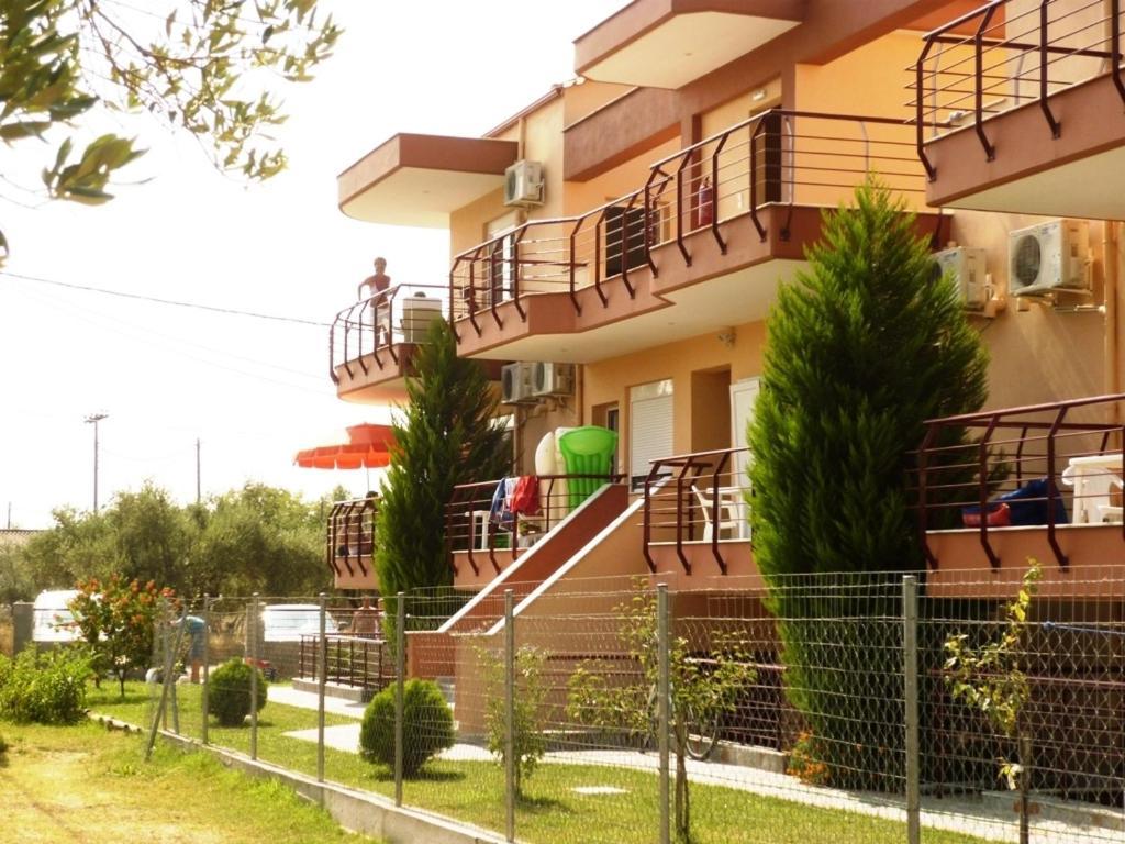Apartamento Helios Vrasná Exterior foto